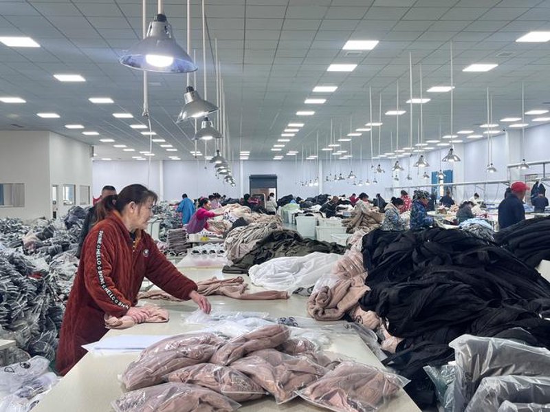 如何避免在服装选购中踩坑：大连隆生服饰教你正确选择